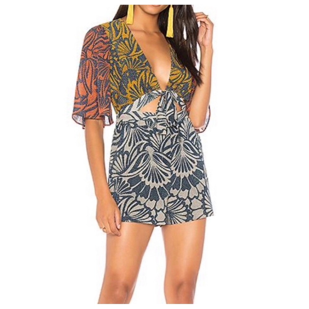 BCBGMAXAZRIA Mixed Print Cutout Romper XS Floral Tie Front Flutter Sleeve Navy